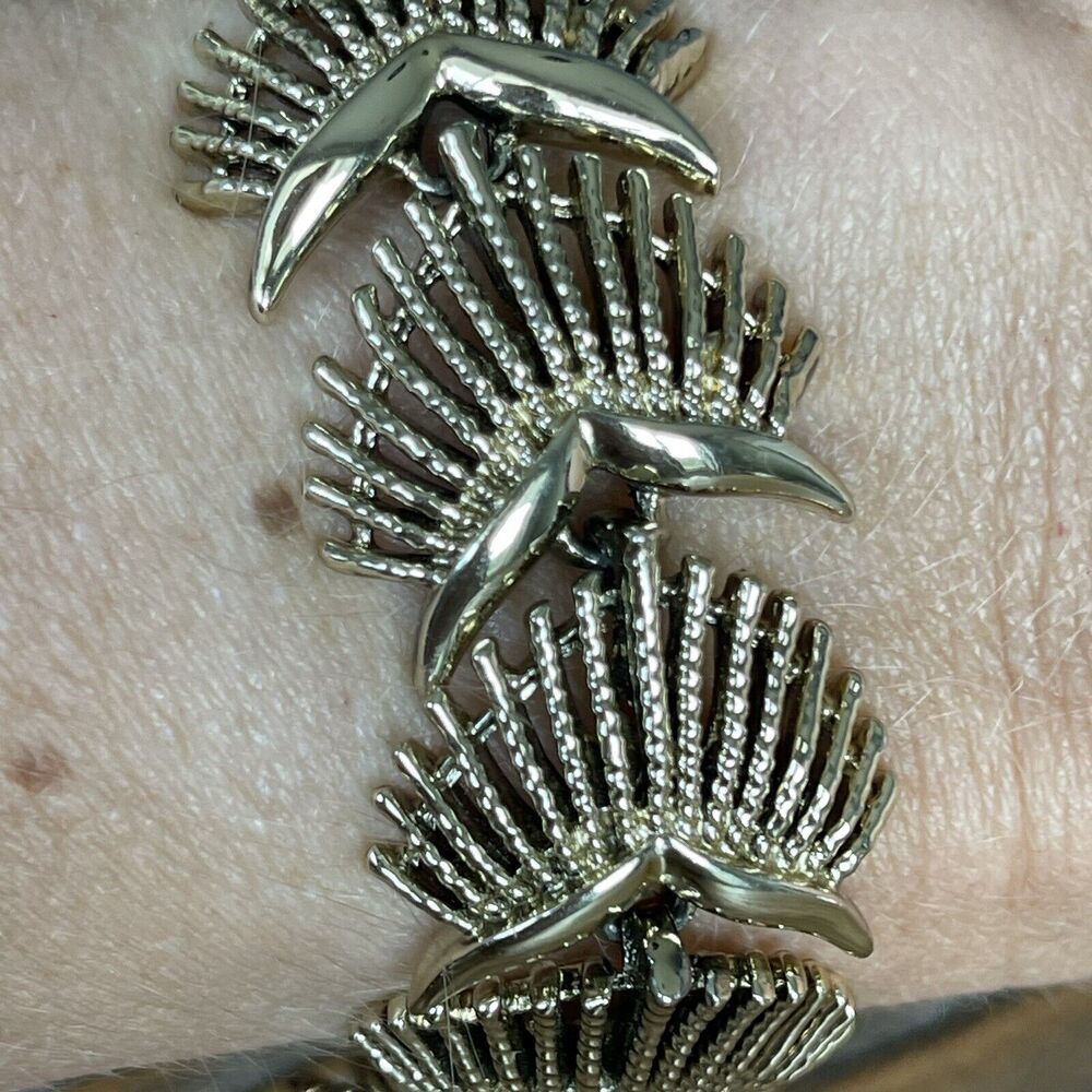 Coro Pegasus Bracelet Textured Openwork Panel Link Fishbone Fan Shaped 7" 1950’s